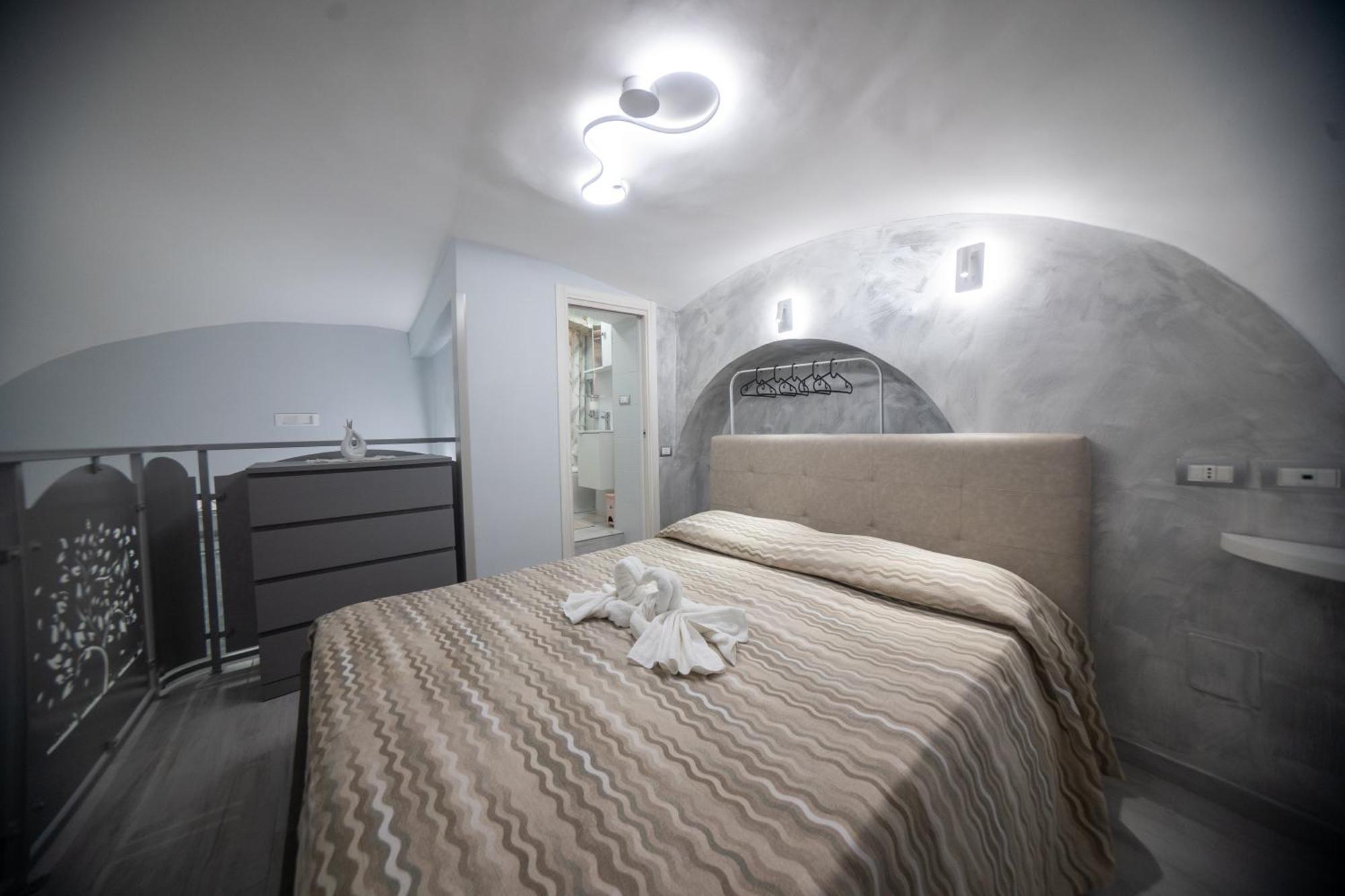 Il Duomo A Due Passi Apartment Naples